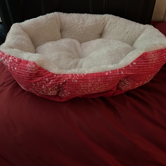 New Vibrant Life Round Cuddler Pet Bed 19” Size Small Red & White in color. 👀⬇️ - Picture 2 of 7